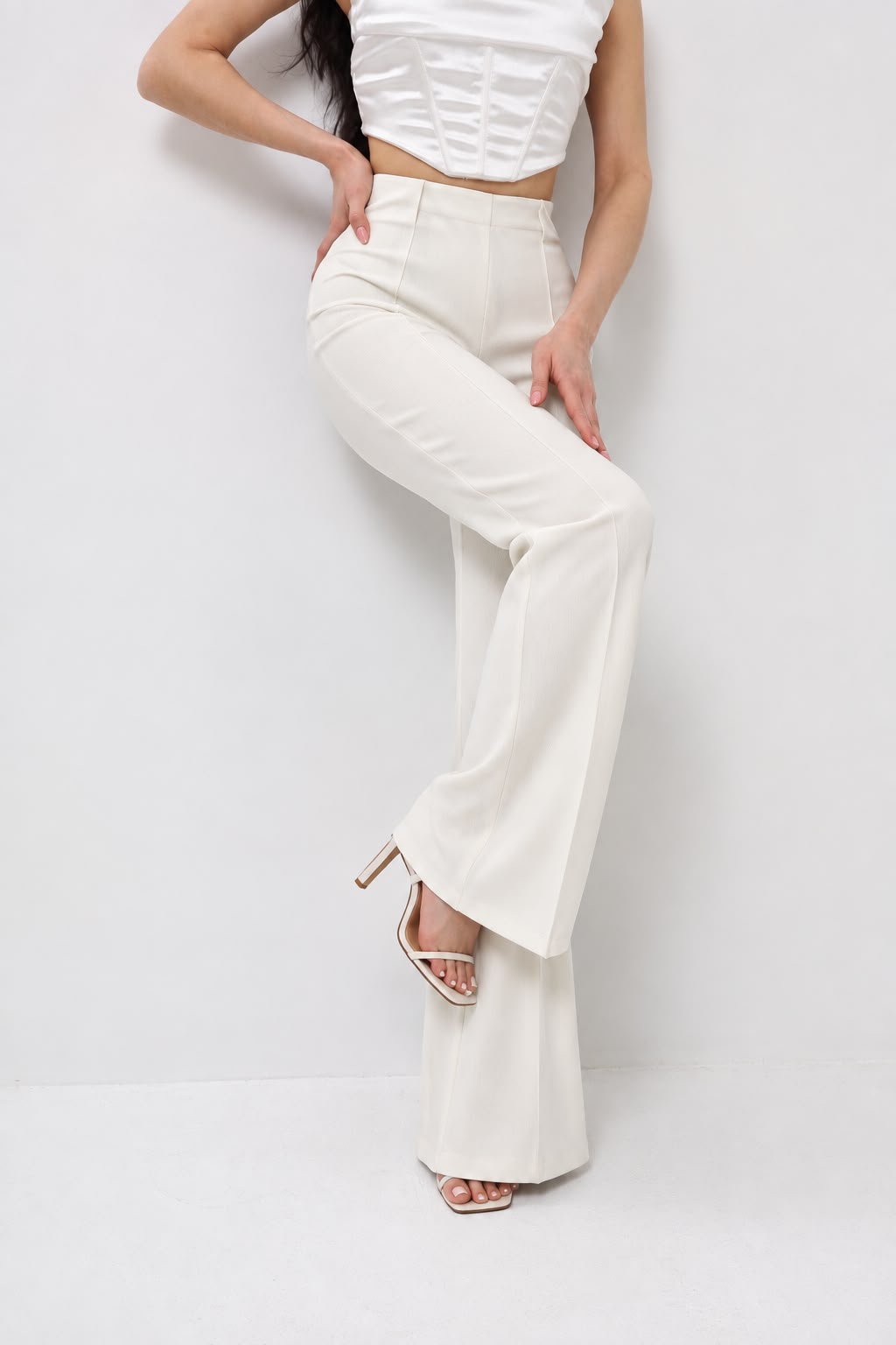 How to Choose Formal Trousers for Women